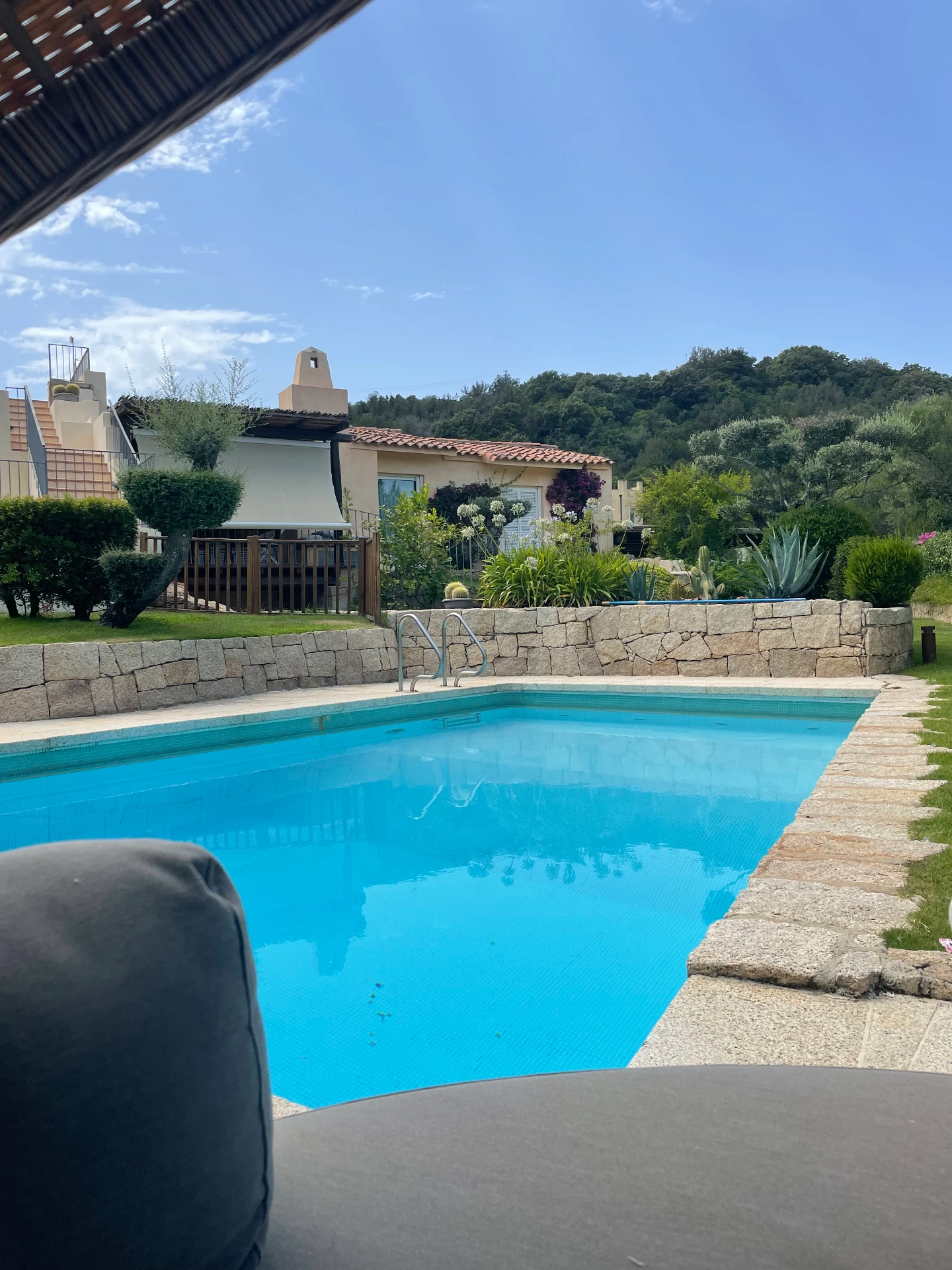 Villa immersa nel verde con piscina privata
